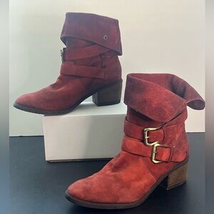 Donald J. Pliner Suede Boots Booties Red 8.5 M Burgundy Maroon Western Couture